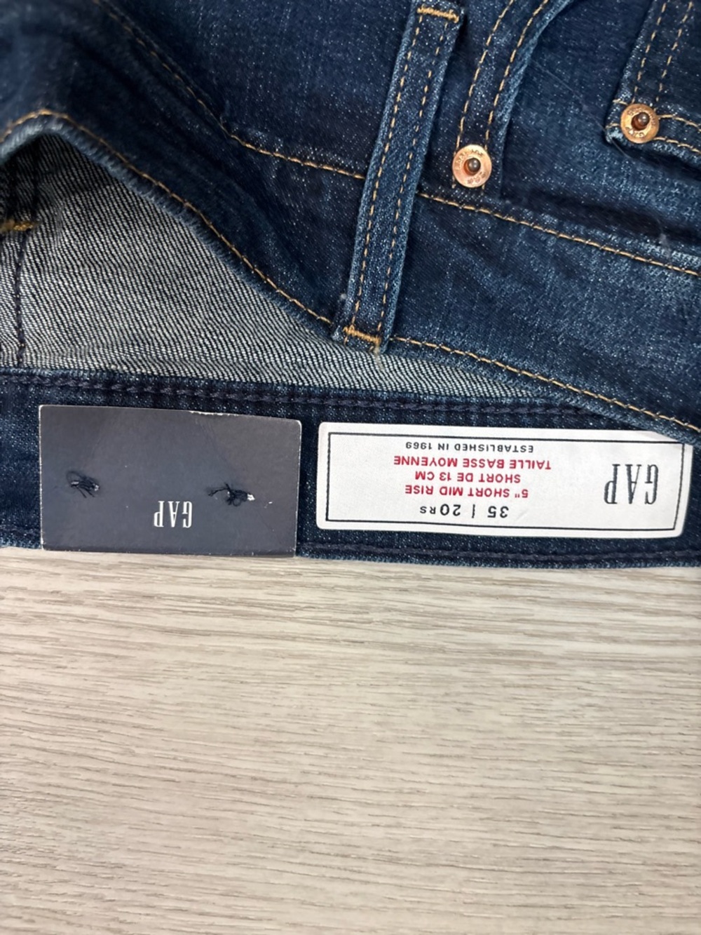 GAP Dark Indigo Rolled Cuff Denim Shorts - Picture 2 of 3